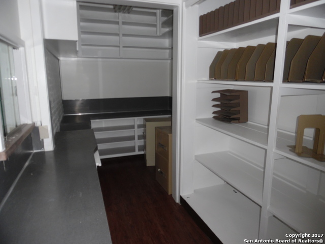 711 Kirk Pl Property Photo 21