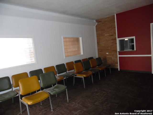 711 Kirk Pl Property Photo 23