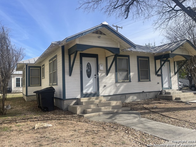 233 Barrera St Property Photo