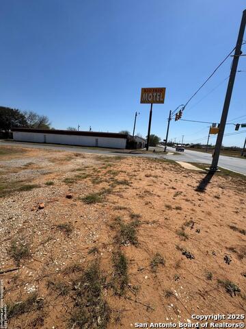 409 S Trevino Property Photo 6