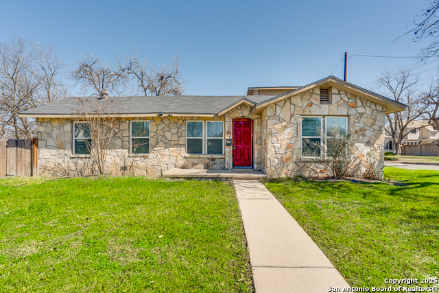 479 S Sycamore Ave Property Photo