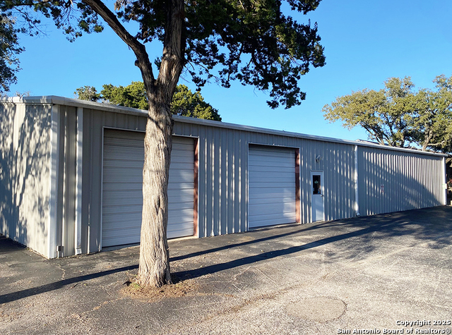 32496 Us-281 N Property Photo