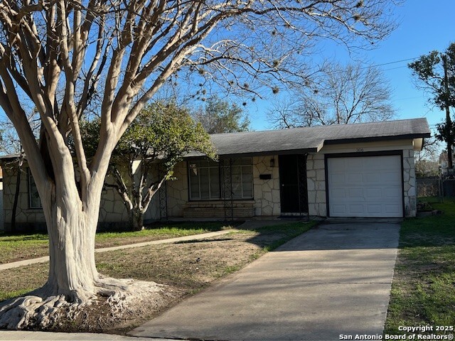 306 Lemur Dr Property Photo