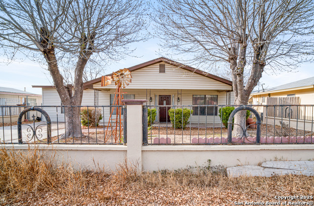 Val Verde County Real Estate Listings Main Image