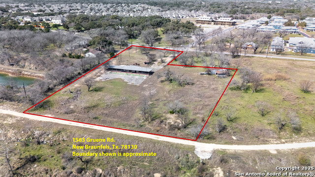 1563 Gruene Rd Property Photo 4