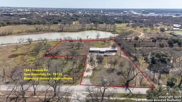 1563 Gruene Rd Property Photo 5