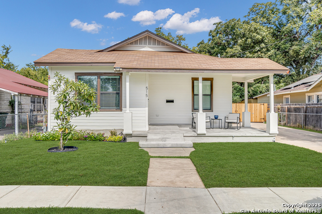 515 Devine Property Photo