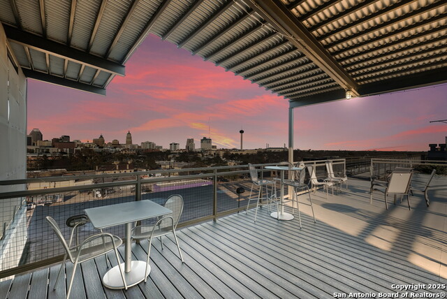 831 S Flores St Property Photo