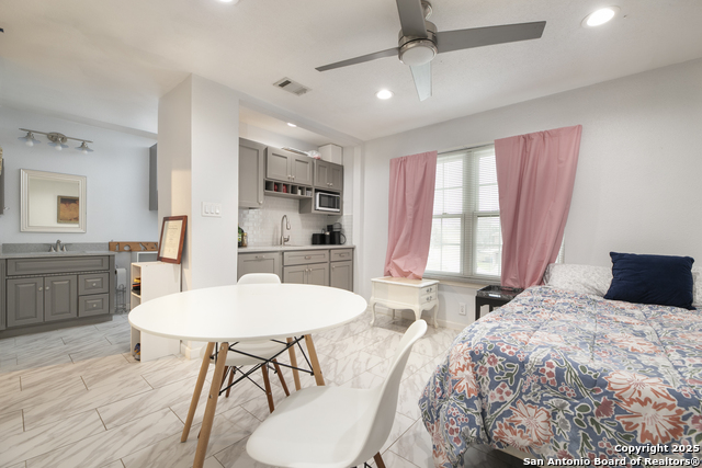 9411 Live Point Property Photo