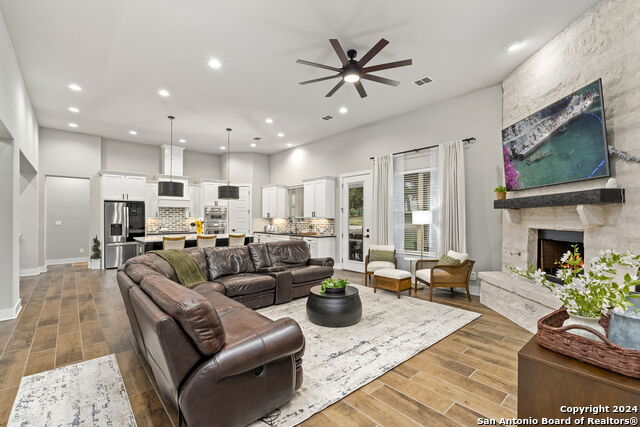 1241 Paladin Trl Property Photo 13