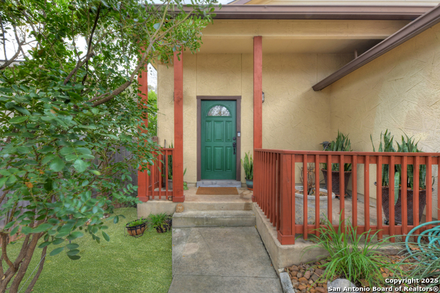 9135 Jean Verte Property Photo 4