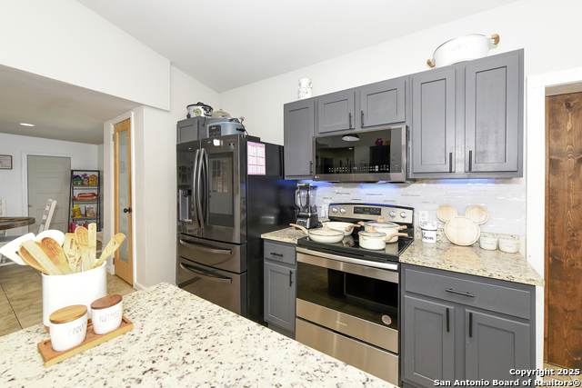 211 E Vado Pl Property Photo 7