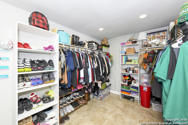 211 E Vado Pl Property Photo 13