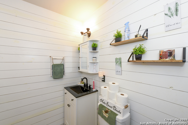 211 E Vado Pl Property Photo 17