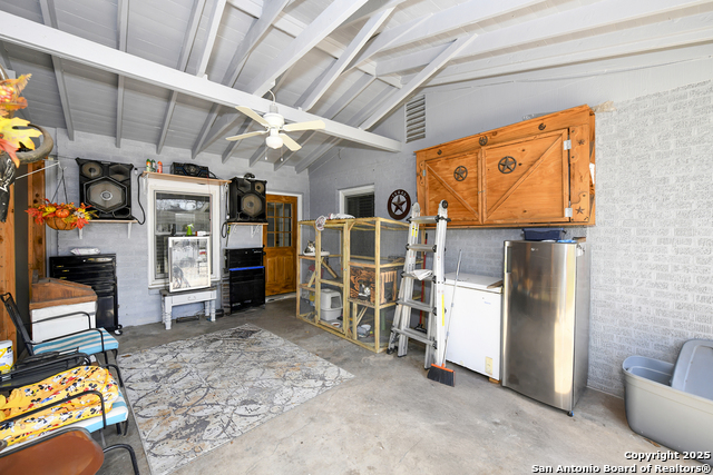 211 E Vado Pl Property Photo 21