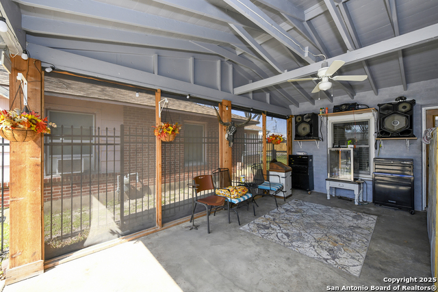 211 E Vado Pl Property Photo 22
