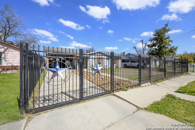 211 E Vado Pl Property Photo 25