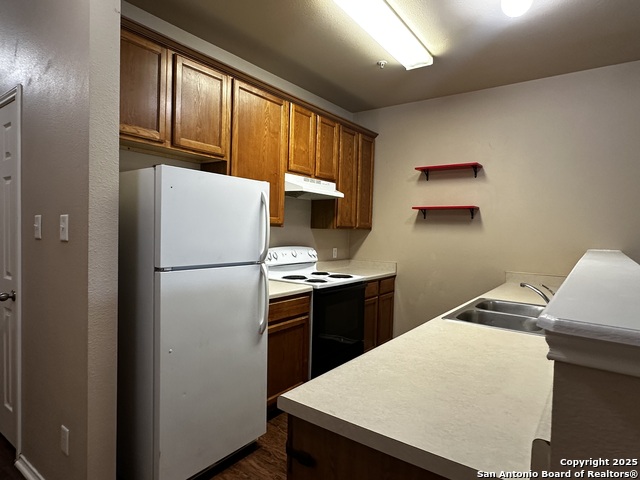 10723 Mathom Property Photo 8