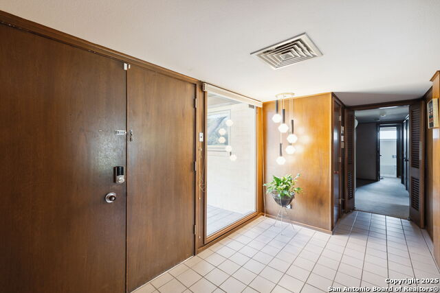 225 Carolwood Dr Property Photo 6