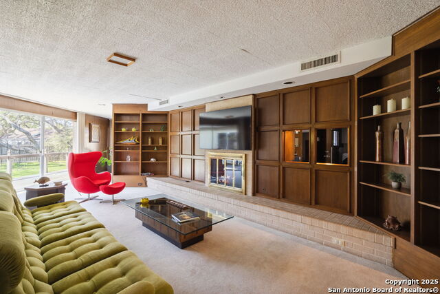 225 Carolwood Dr Property Photo 13