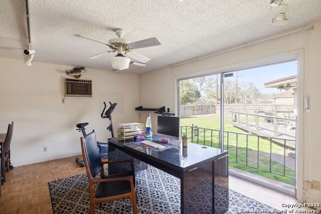 225 Carolwood Dr Property Photo 33