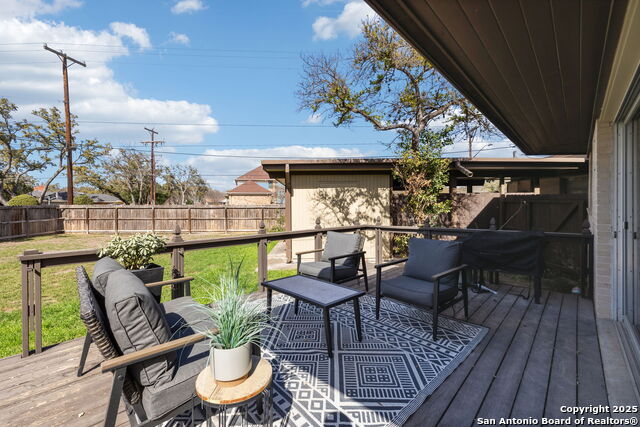 225 Carolwood Dr Property Photo 43