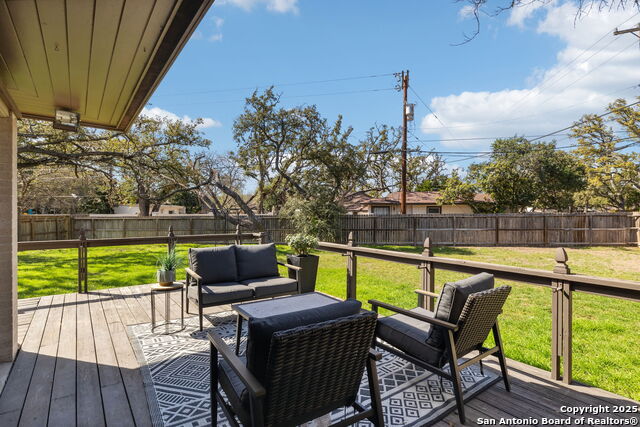 225 Carolwood Dr Property Photo 44
