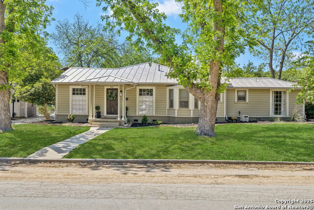260 E Edgewood Property Photo