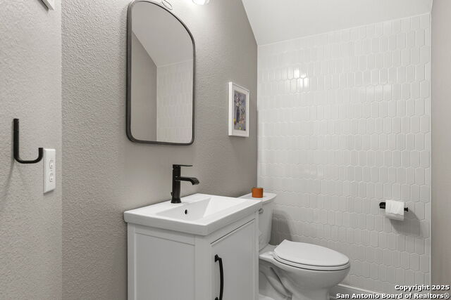 8615 Solano Dr Property Photo 9