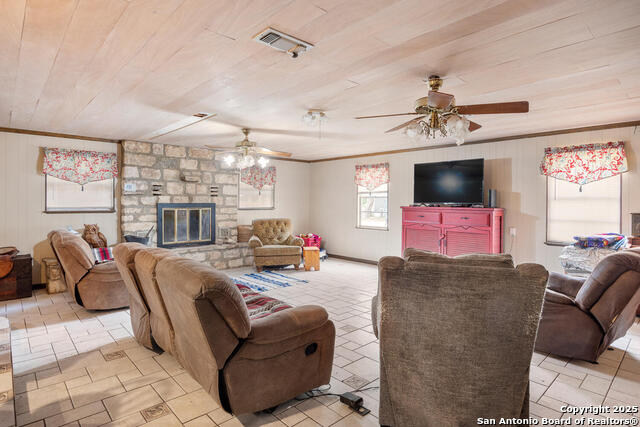308 Hackberry Property Photo 14
