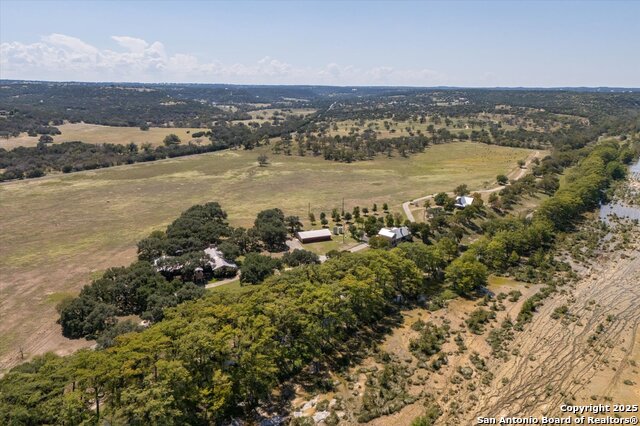 211 Bear Creek Property Photo 5