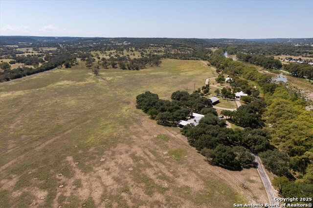 211 Bear Creek Property Photo 7