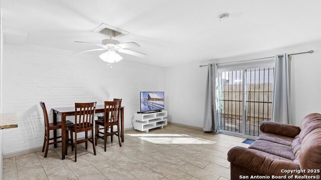 408 IRA AVE Property Photo 1