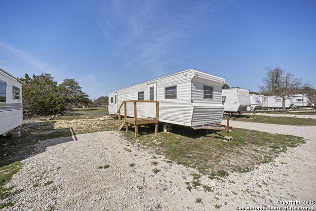 820 Forest View Property Photo 9