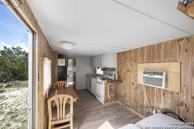 820 Forest View Property Photo 10