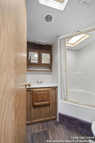 820 Forest View Property Photo 12