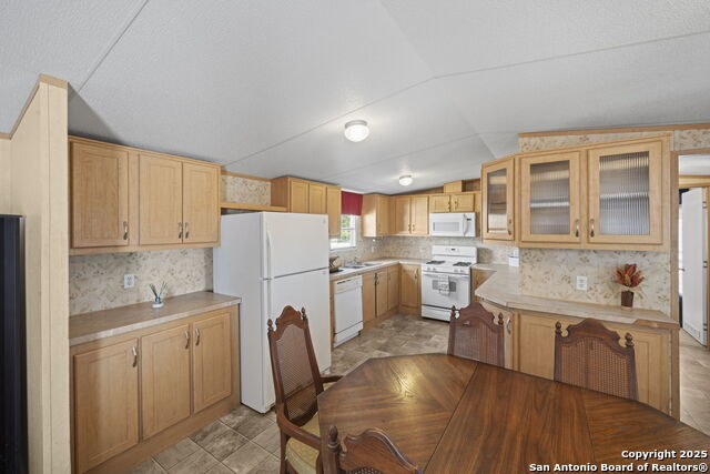 820 Forest View Property Photo 24
