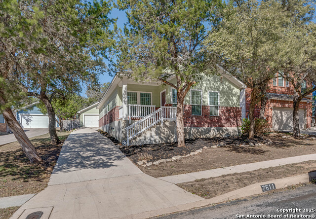 7611 Gentle Bend Dr Property Photo