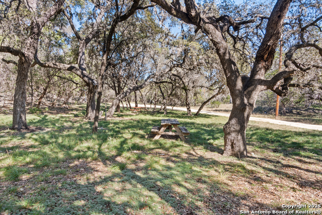 000 Canyon Oaks Dr. Property Photo 18