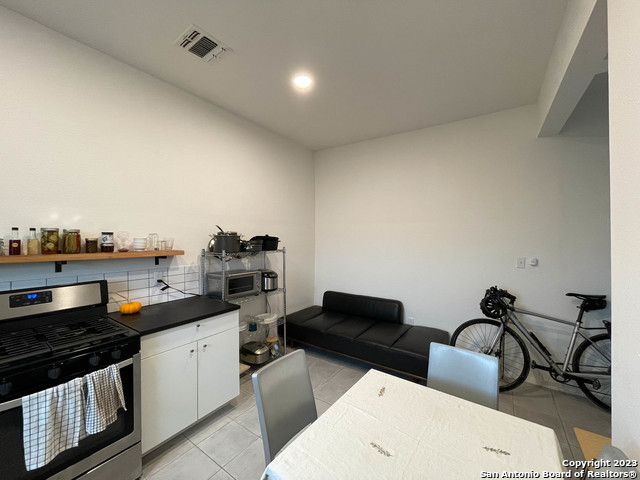 511 N Nueces Property Photo 13