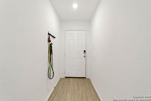 10414 Beachball Bend Property Photo 3