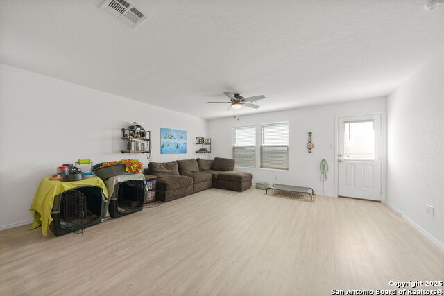 10414 Beachball Bend Property Photo 4