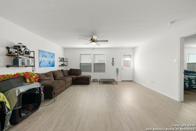 10414 Beachball Bend Property Photo 6