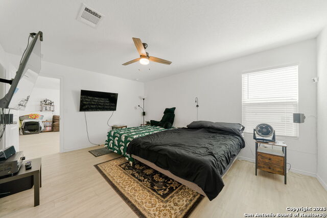 10414 Beachball Bend Property Photo 12