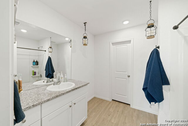 10414 Beachball Bend Property Photo 14