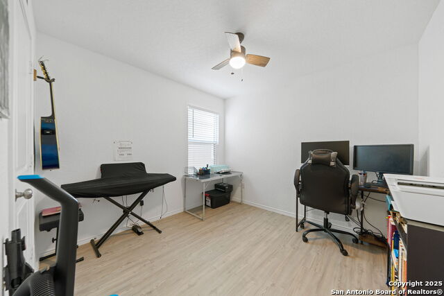 10414 Beachball Bend Property Photo 16