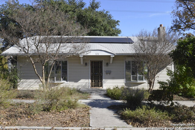 724 Aganier Property Photo