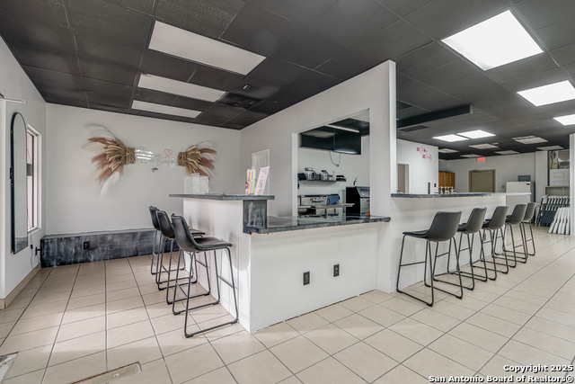 9386 Huebner Rd Property Photo 10