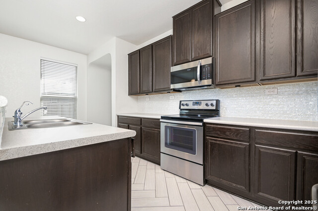 8902 Victoria Lake Property Photo 6