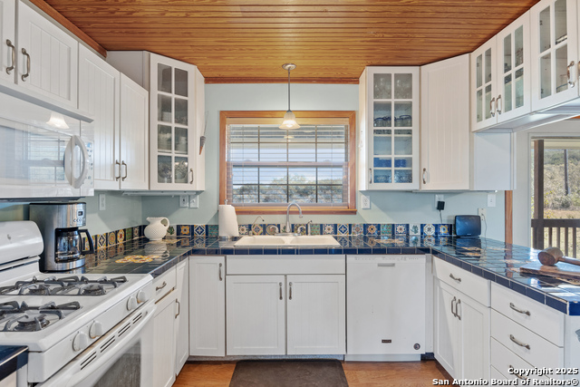 1848521 Property Photo 4